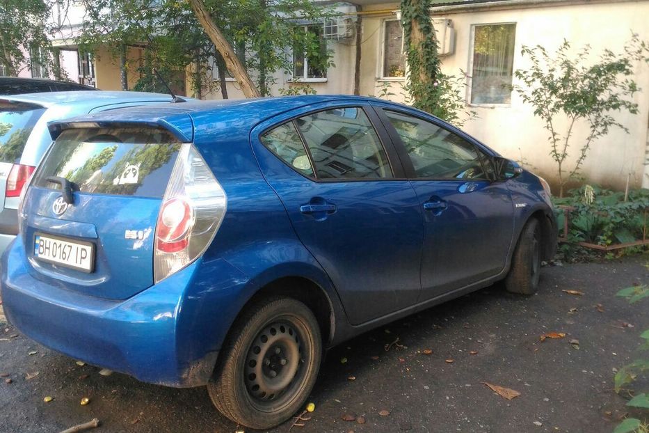 Продам Toyota Prius С 2014 года в Одессе