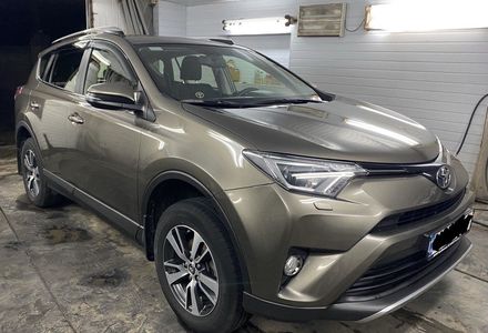 Продам Toyota Rav 4 2017 года в г. Старобельск, Луганская область