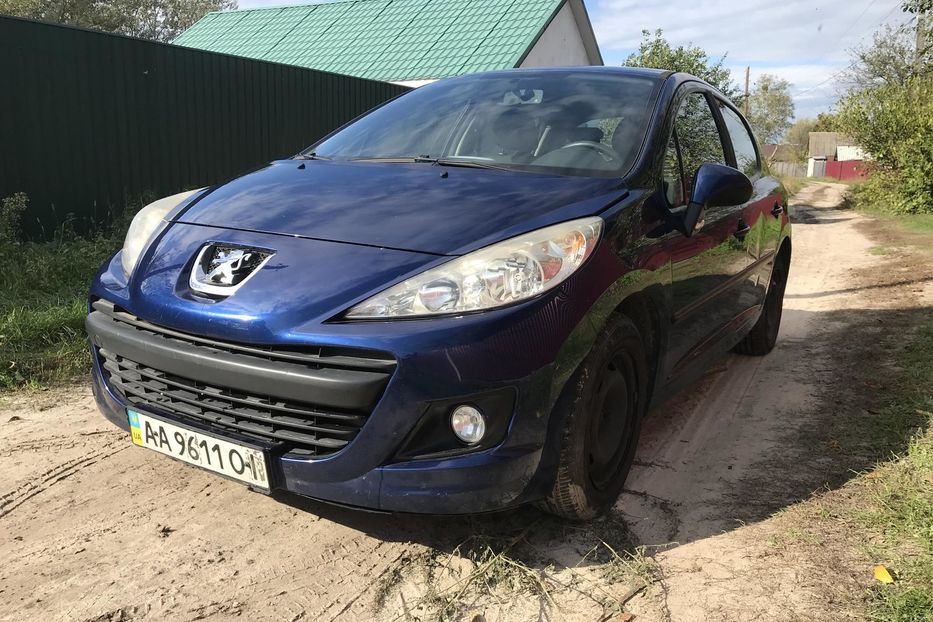 Продам Peugeot 207 2010 года в Киеве