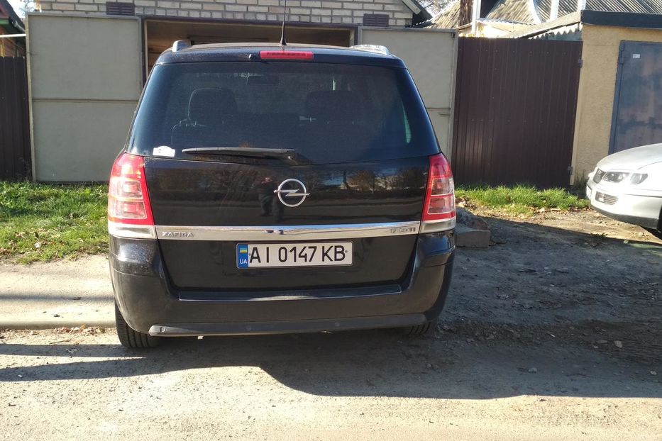 Продам Opel Zafira 2010 года в г. Немешаево, Киевская область