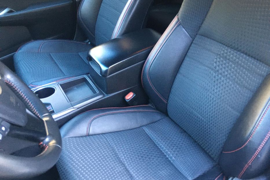 Продам Toyota Camry SE 2015 года в Киеве