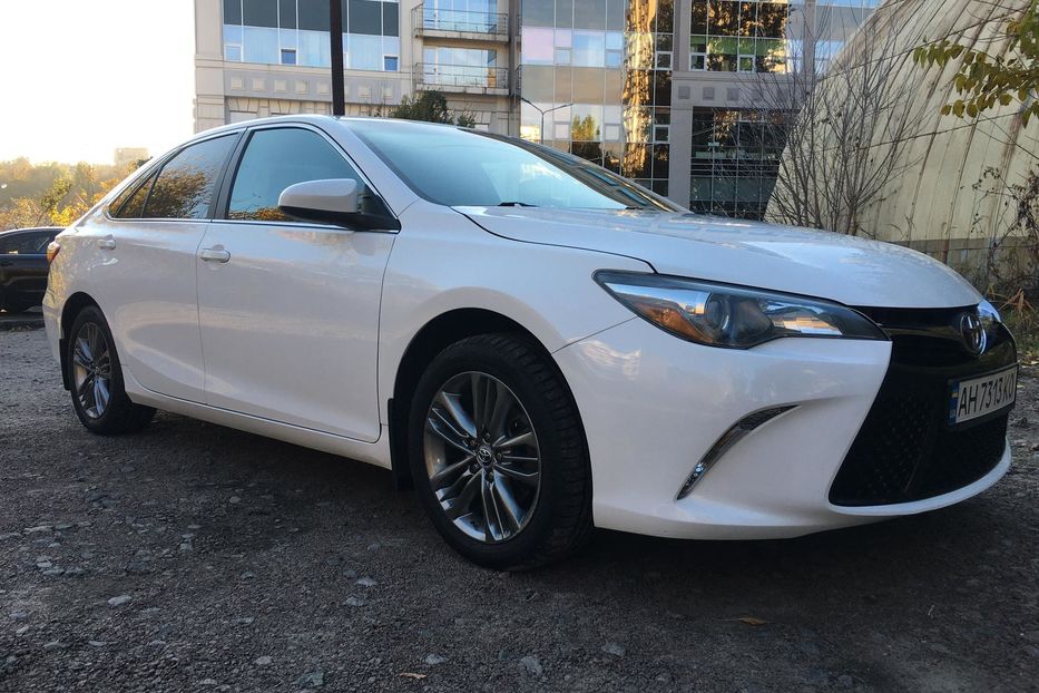 Продам Toyota Camry SE 2015 года в Киеве