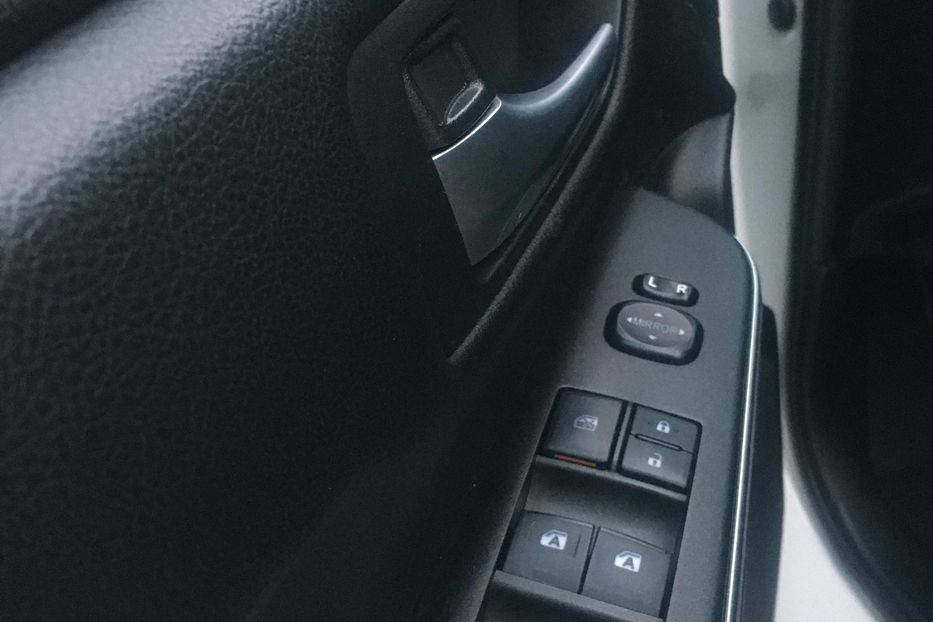 Продам Toyota Camry SE 2015 года в Киеве