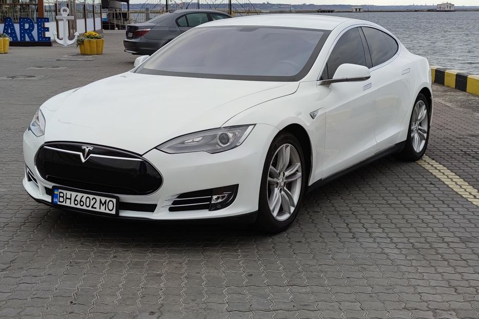 Продам Tesla Model S 60 kWt 2013 года в Одессе