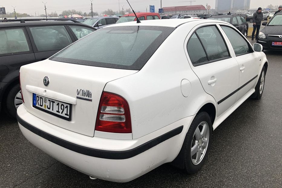 Продам Skoda Octavia Tour 2001 года в Киеве