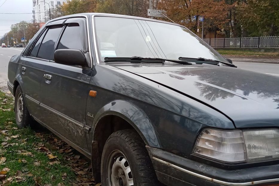 Продам Mazda 323 BF  седан 1,5 1988 года в Чернигове