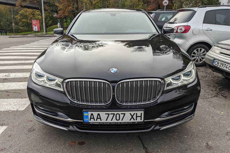 Продам BMW 750 Long 2015 года в Киеве