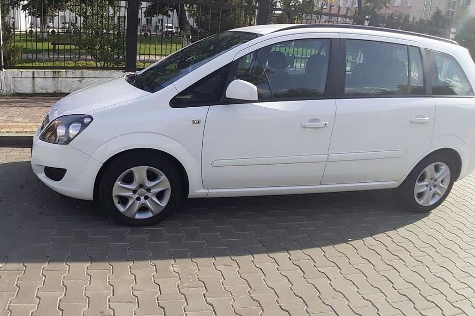 Продам Opel Zafira 2012 года в Харькове