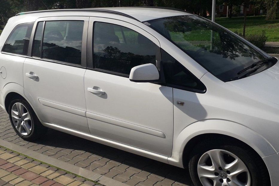 Продам Opel Zafira 2012 года в Харькове