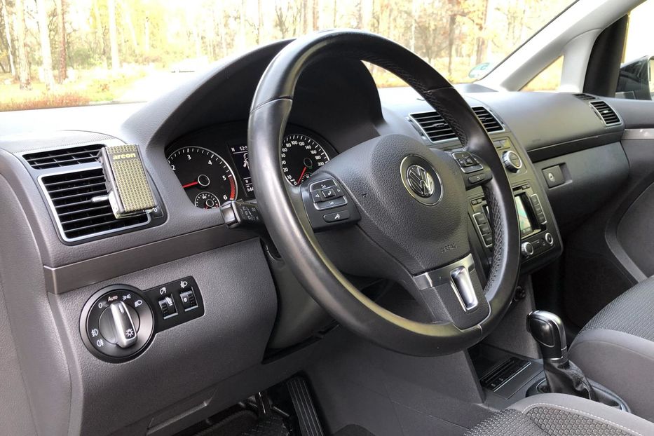 Продам Volkswagen Touran Bluemotion 2015 года в Киеве