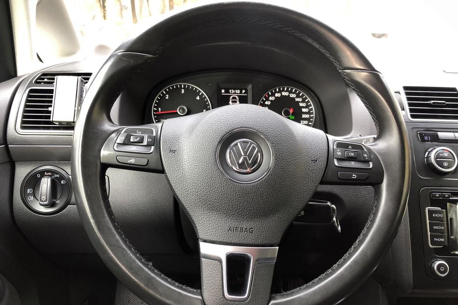 Продам Volkswagen Touran Bluemotion 2015 года в Киеве