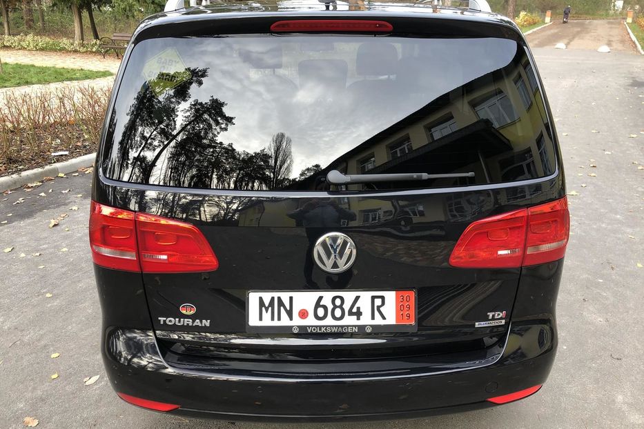 Продам Volkswagen Touran Bluemotion 2015 года в Киеве