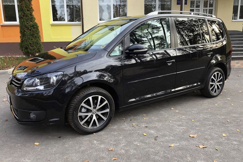 Продам Volkswagen Touran Bluemotion 2015 года в Киеве