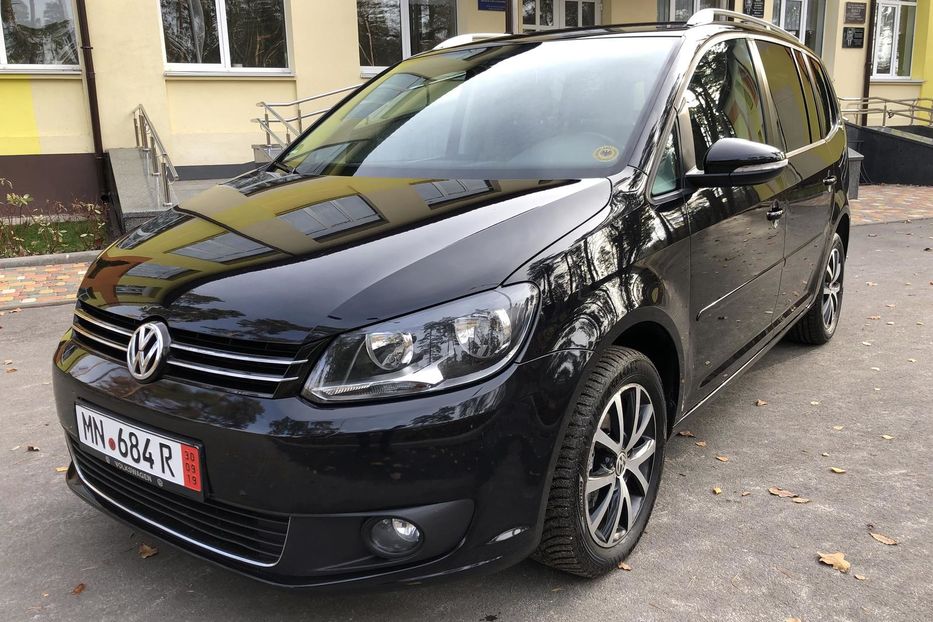 Продам Volkswagen Touran Bluemotion 2015 года в Киеве