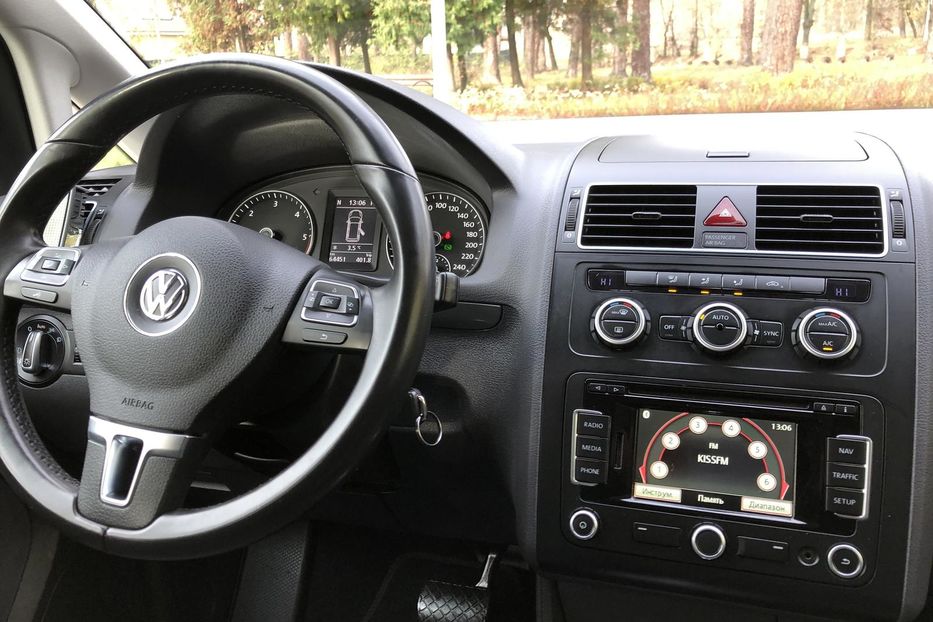 Продам Volkswagen Touran Bluemotion 2015 года в Киеве