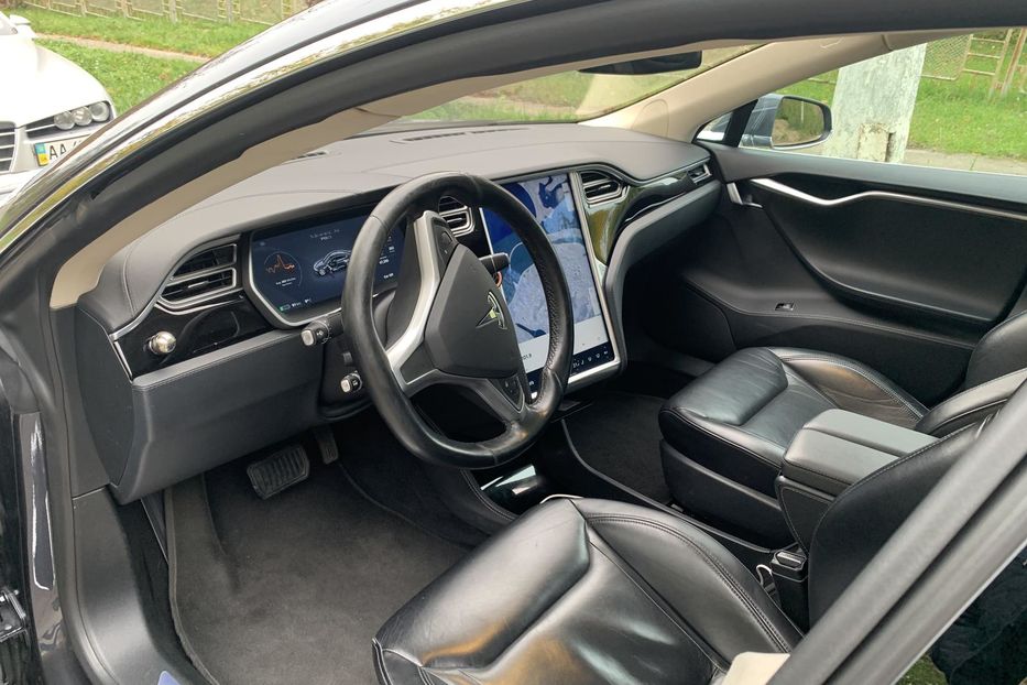 Продам Tesla Model S D70 2015 года в Киеве