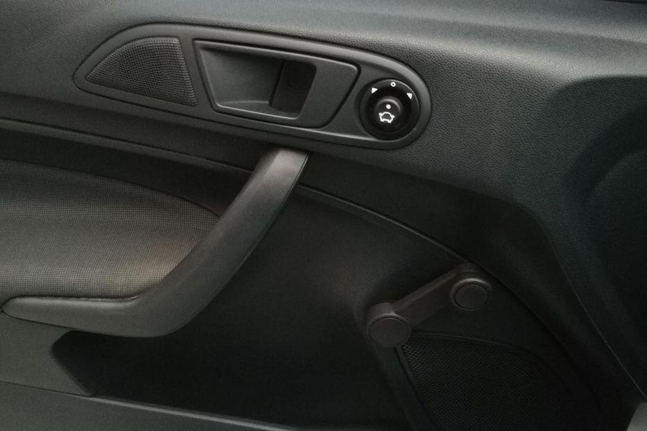 Продам Ford Fiesta Ambient 2012 года в Киеве