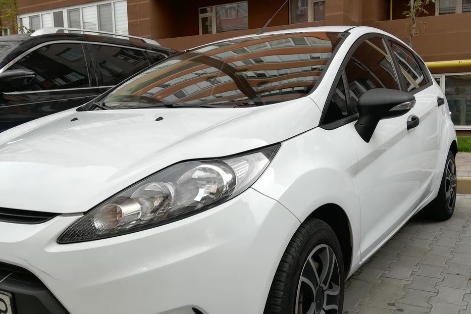 Продам Ford Fiesta Ambient 2012 года в Киеве