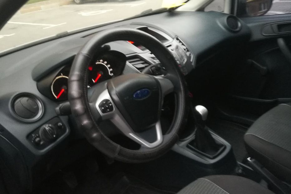 Продам Ford Fiesta Ambient 2012 года в Киеве