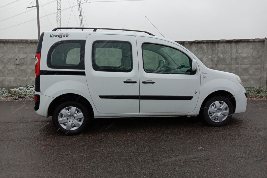 Продам Renault Kangoo пасс. 1,5 dci  90лс. 2010 года в Киеве