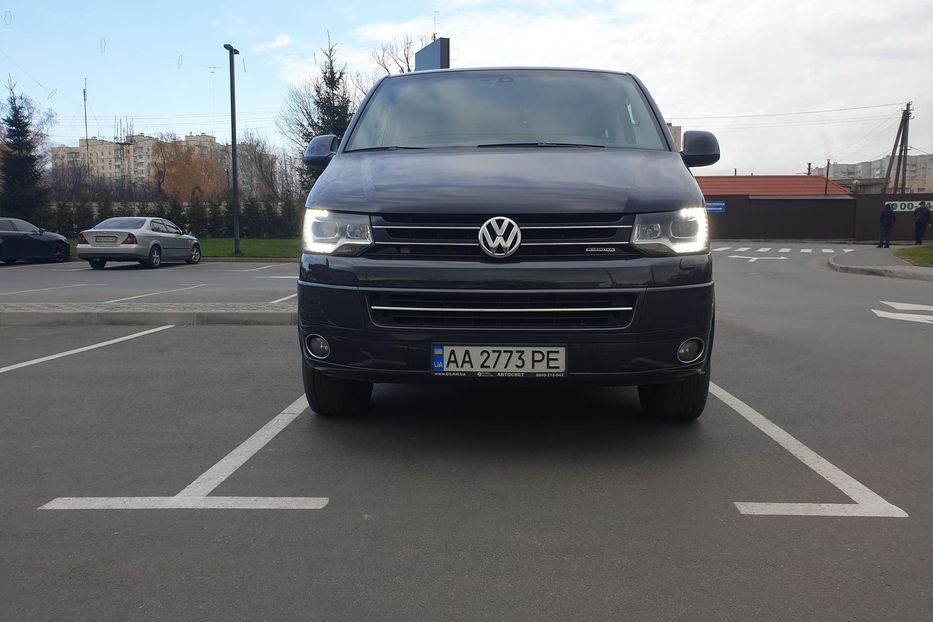 Продам Volkswagen Multivan 2010 года в Киеве