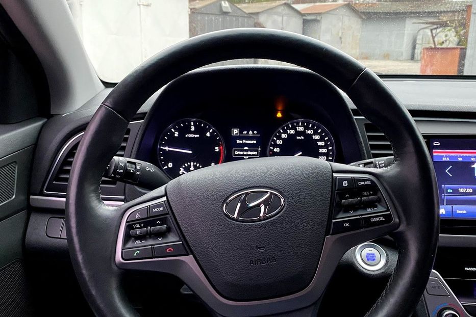Продам Hyundai Avante 1.6 VGT 2016 года в Одессе