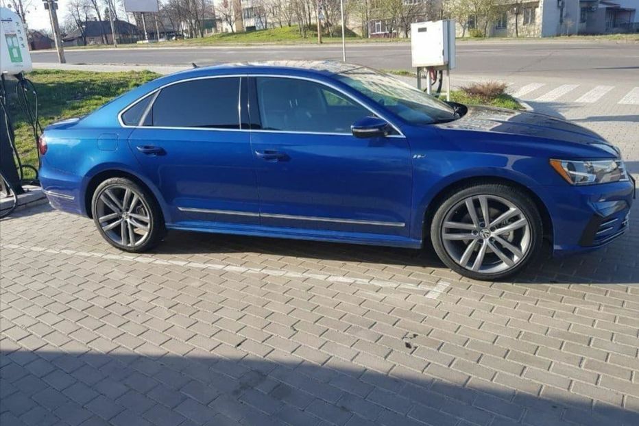 Продам Volkswagen Passat B8 2016 года в Киеве