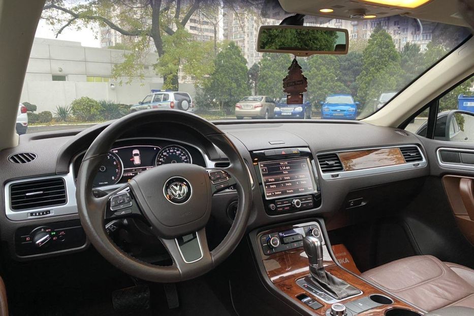 Продам Volkswagen Touareg 2012 года в Одессе