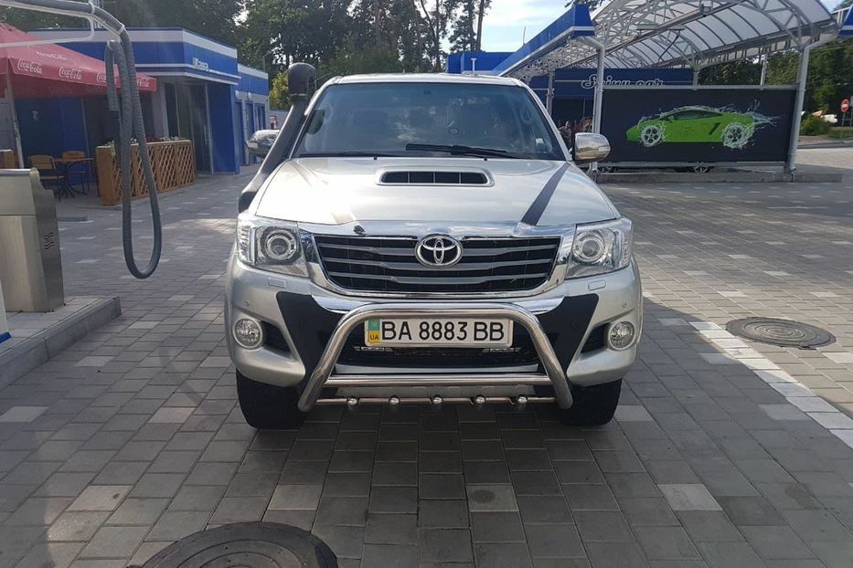 Продам Toyota Hilux 2014 года в Черкассах