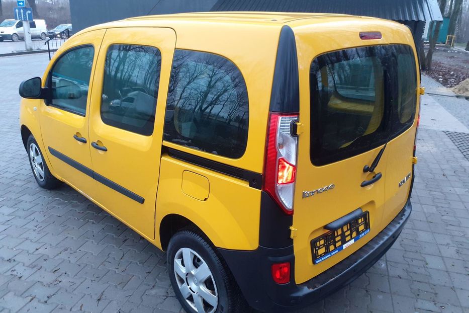 Продам Renault Kangoo пасс. Medium 1.6 105 Business A, 106 2015 года в Тернополе