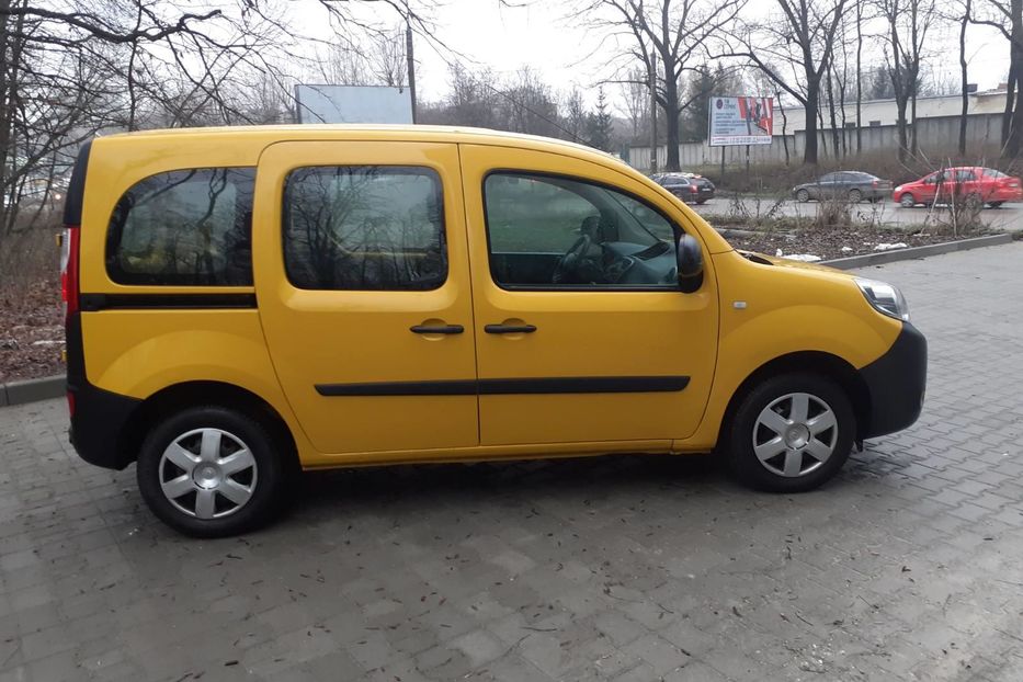 Продам Renault Kangoo пасс. Medium 1.6 105 Business A, 106 2015 года в Тернополе