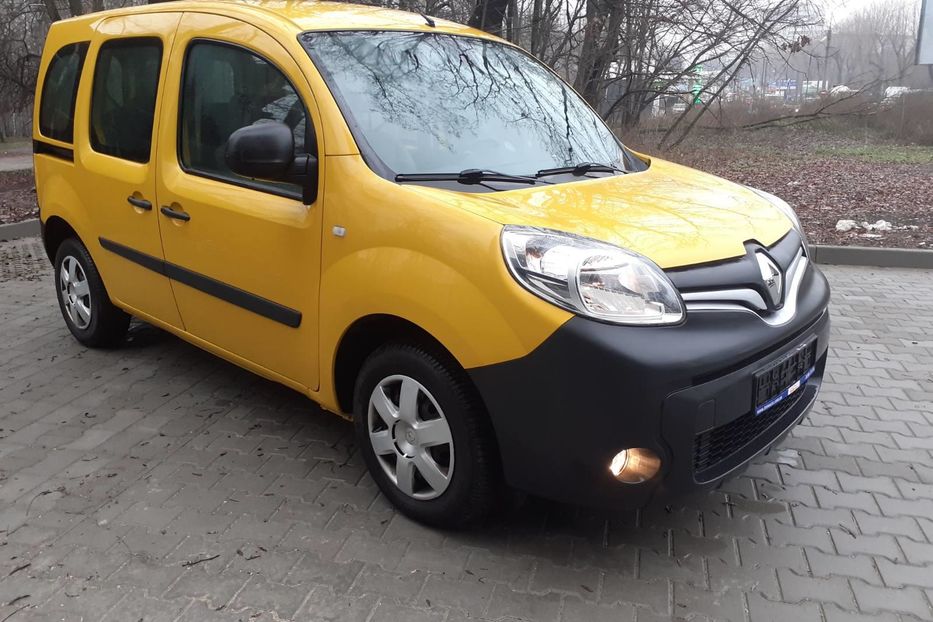 Продам Renault Kangoo пасс. Medium 1.6 105 Business A, 106 2015 года в Тернополе