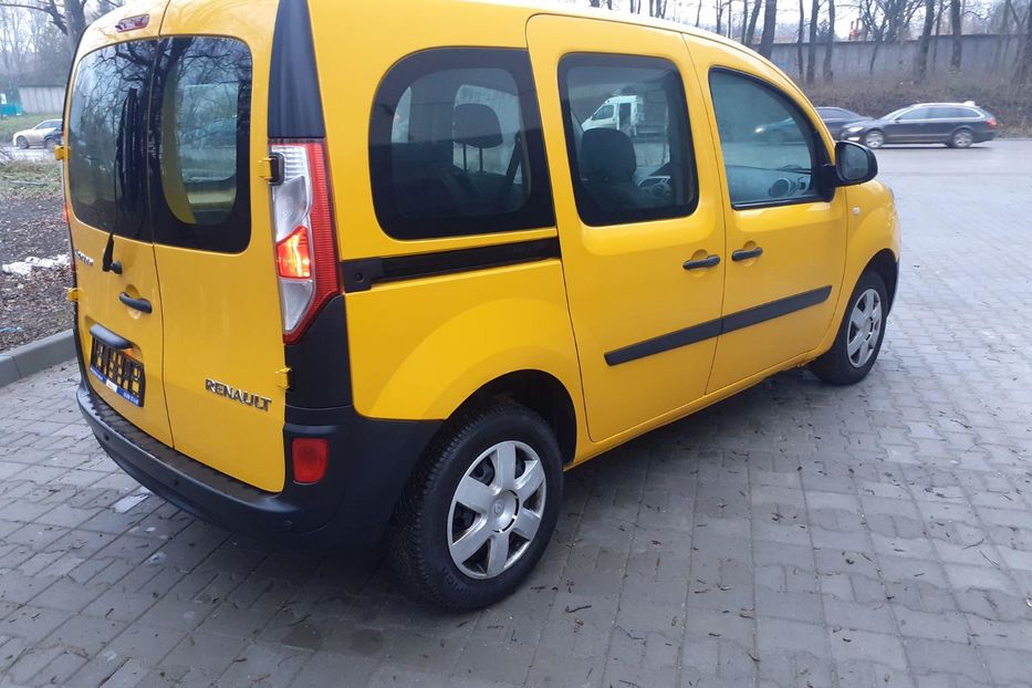 Продам Renault Kangoo пасс. Medium 1.6 105 Business A, 106 2015 года в Тернополе