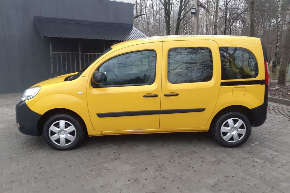 Продам Renault Kangoo пасс. Medium 1.6 105 Business A, 106 2015 года в Тернополе