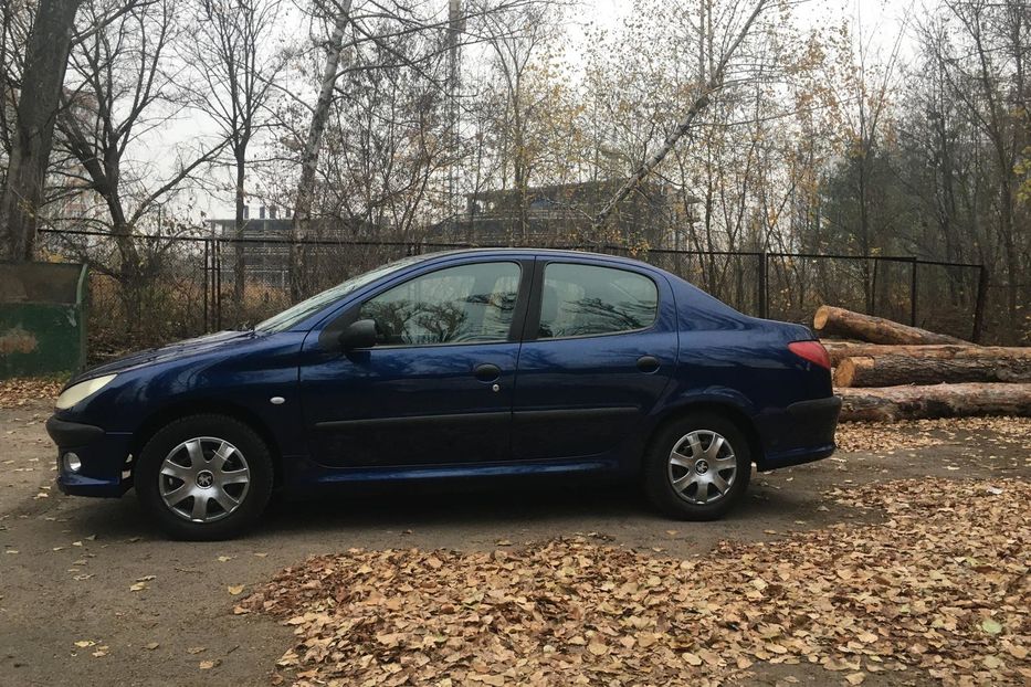 Продам Peugeot 206 2010 года в Киеве