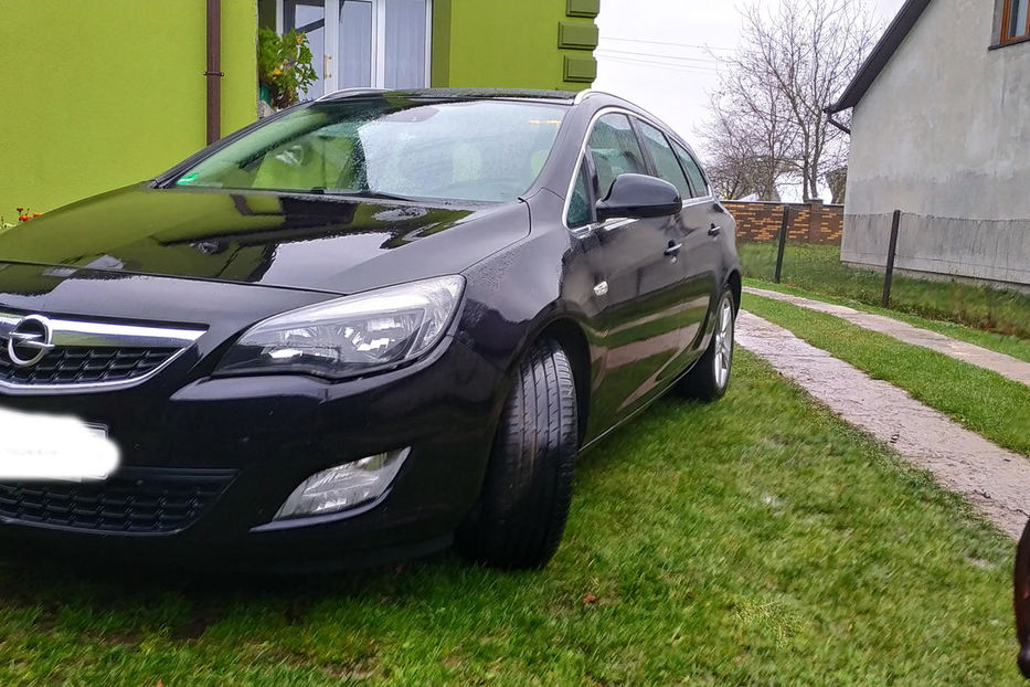 Продам Opel Astra J Cosmo 2011 года в г. Городок, Львовская область