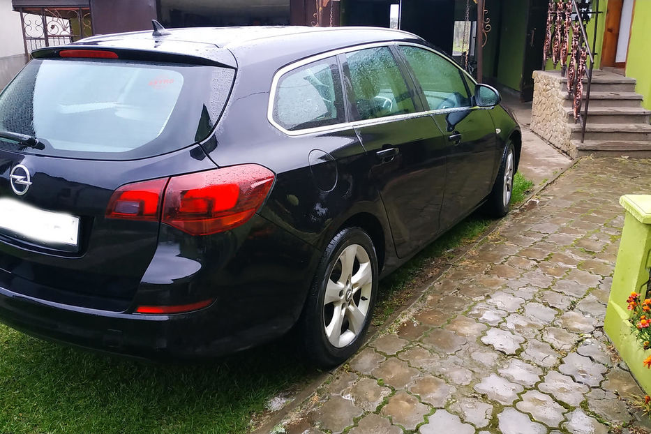 Продам Opel Astra J Cosmo 2011 года в г. Городок, Львовская область