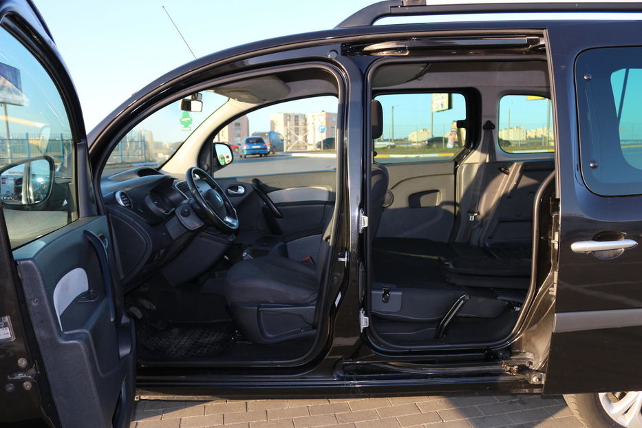 Продам Renault Kangoo пасс. Limited Edition 2014 года в Одессе
