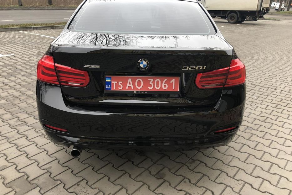 Продам BMW 320 XDrive 2017 года в Луцке