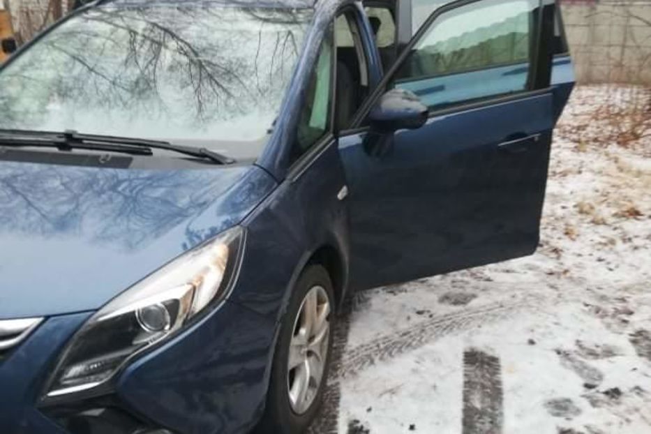 Продам Opel Zafira 2015 года в г. Святогорск, Донецкая область