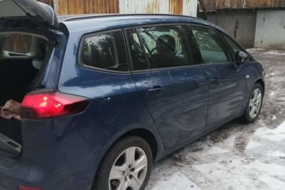 Продам Opel Zafira 2015 года в г. Святогорск, Донецкая область