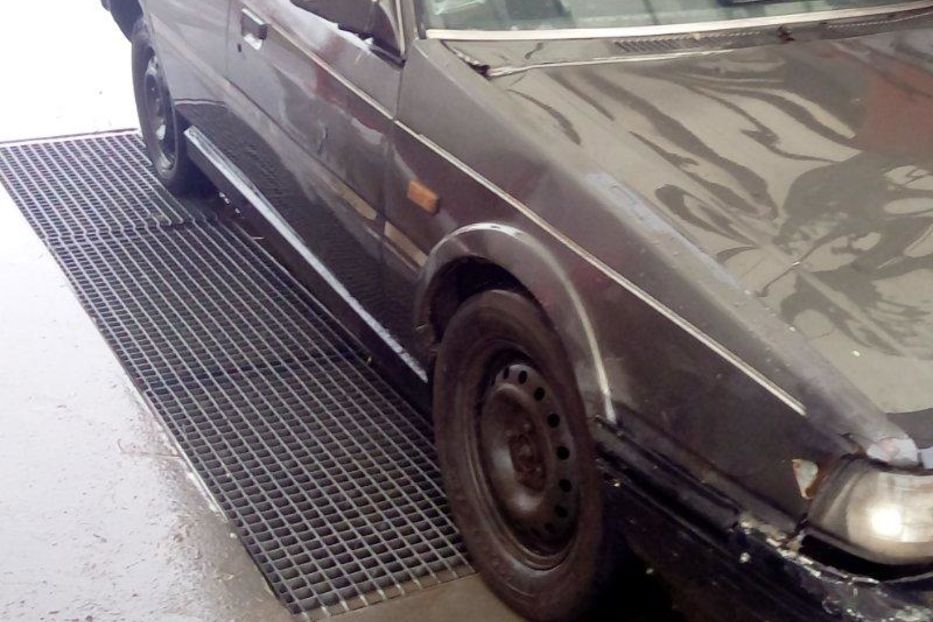 Продам Mazda 626 1987 года в Одессе