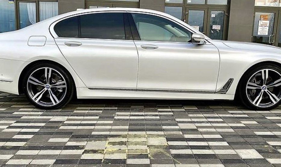 Продам BMW 730 stage 1 2017 года в Киеве