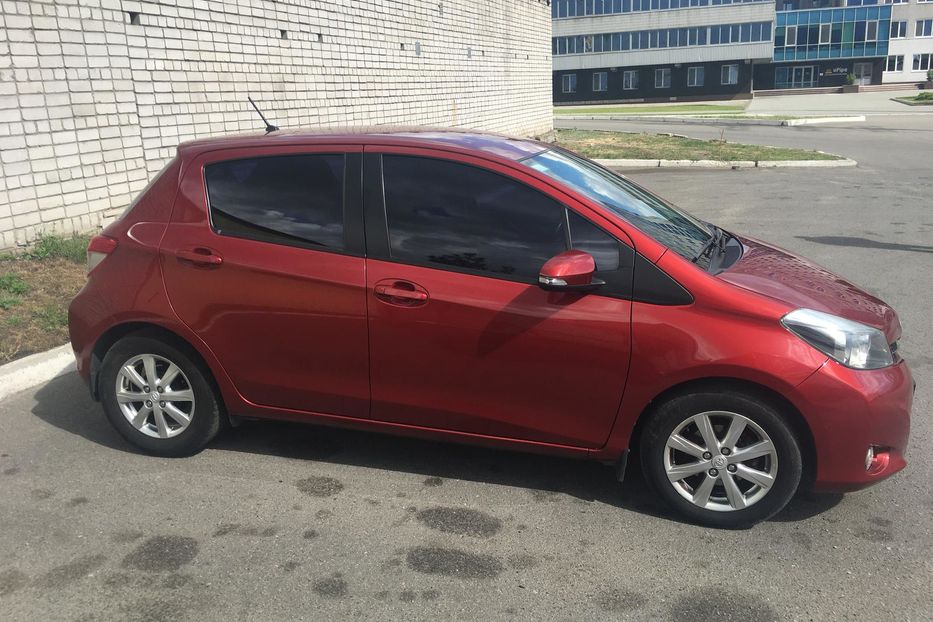 Продам Toyota Yaris 2014 года в Днепре