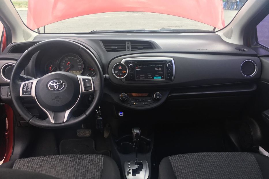 Продам Toyota Yaris 2014 года в Днепре