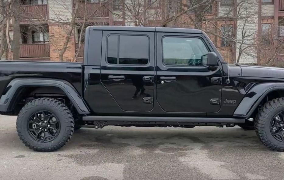 Продам Jeep Wrangler Gladiator 3.6 2021 года в Киеве