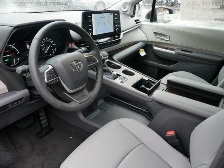 Продам Toyota Sienna AWD 2021 года в Киеве