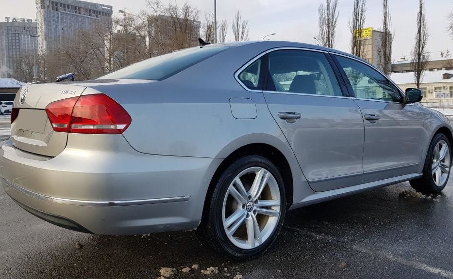 Продам Volkswagen Passat B7 PASSAT SE 2.0 TDI (B7) 2012 года в Киеве