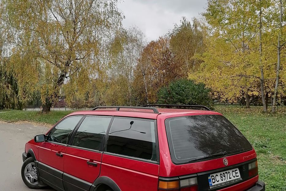 Продам Volkswagen Passat B3 Універсал 1988 года в Ровно