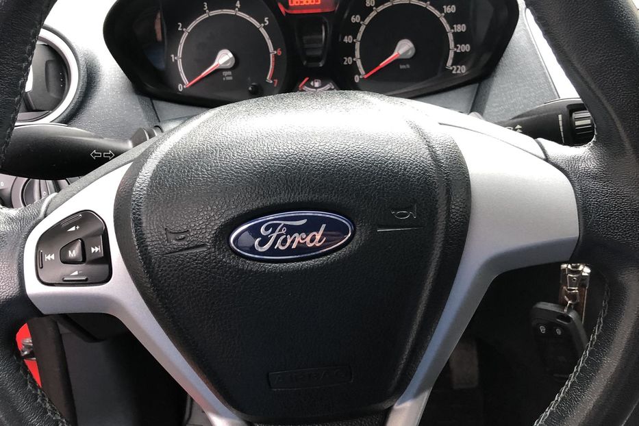 Продам Ford Fiesta 2012 года в Тернополе